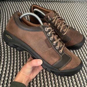 Keen Austin brown lace up shoe men’s size 10.5